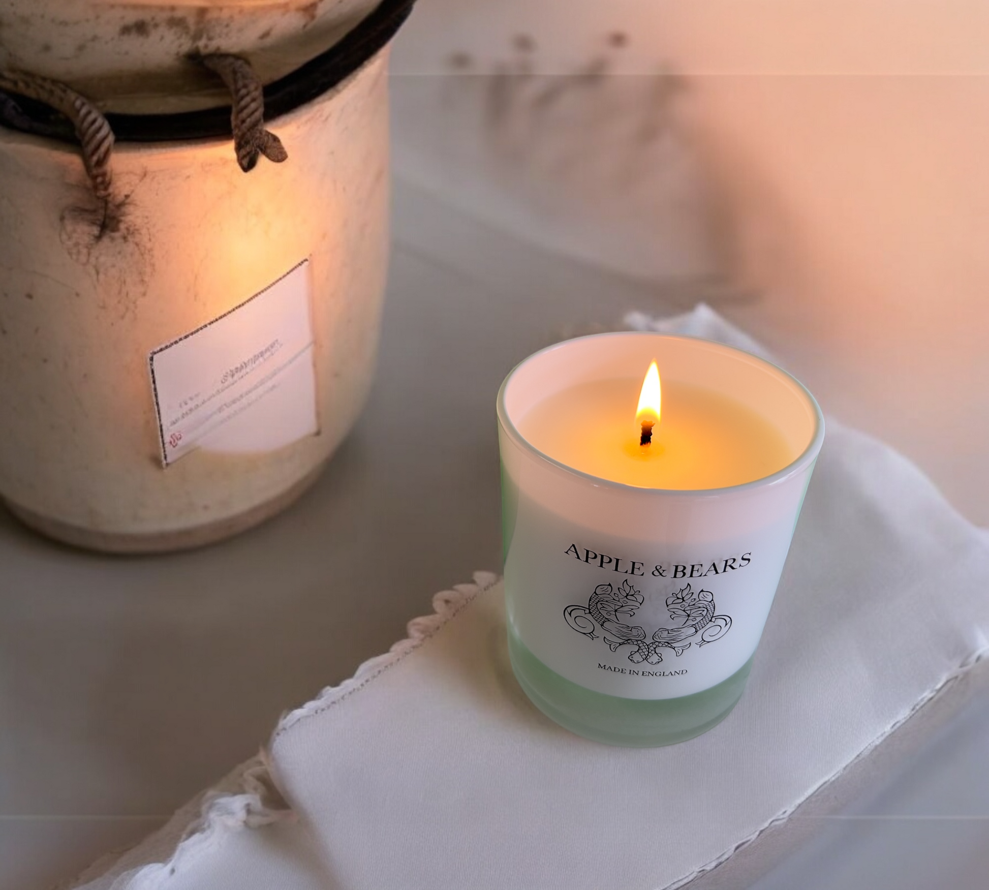 Sandalwood & Pepper - Soy Wax Candle - 220g-2